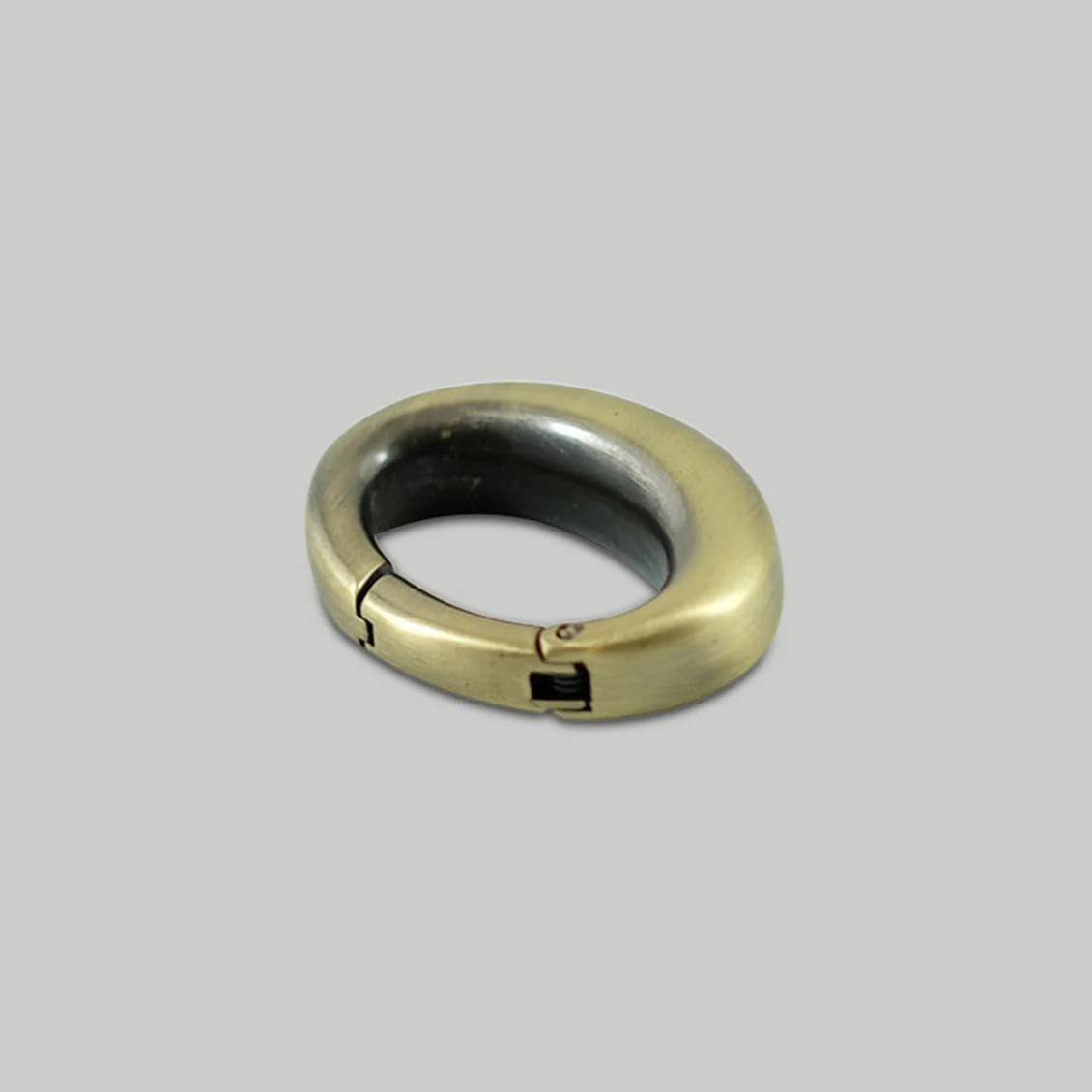 Chunky Oval Spring Gate Ring / 3 colours - Image 4
